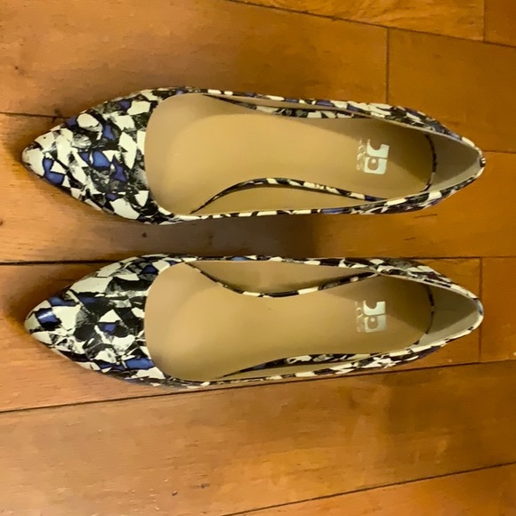 Joe’s Jeans Black White Blue Abstract Pattern size 7 1/2 Heels - Picture 2 of 6